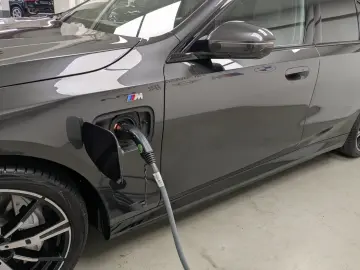 550e xDrive M Sport   Ab 2 39% Fin   Pano B&W DA