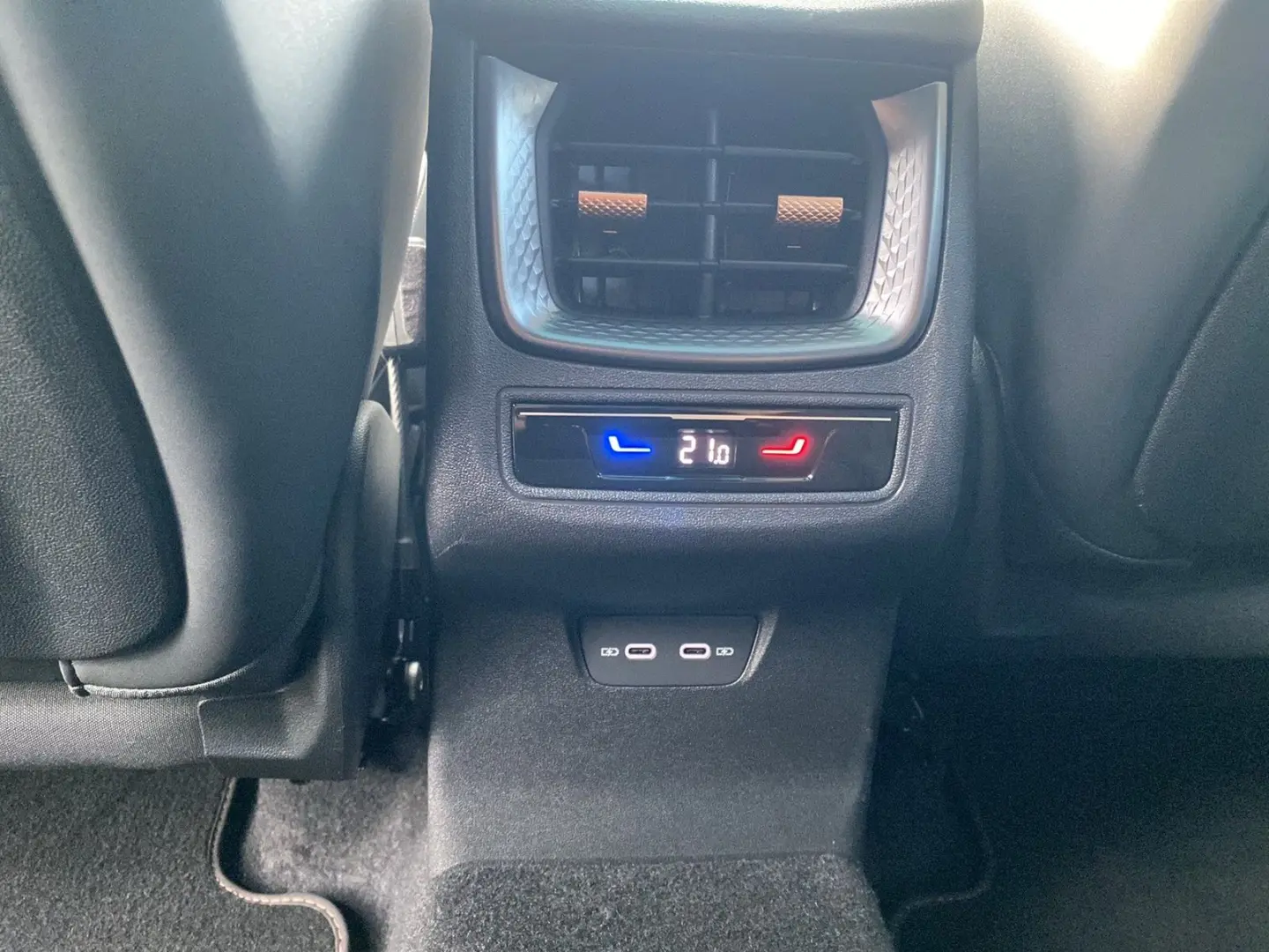 Terramar VZ 2.0 TSI 4D. AKEBONO Pano 360  LM20