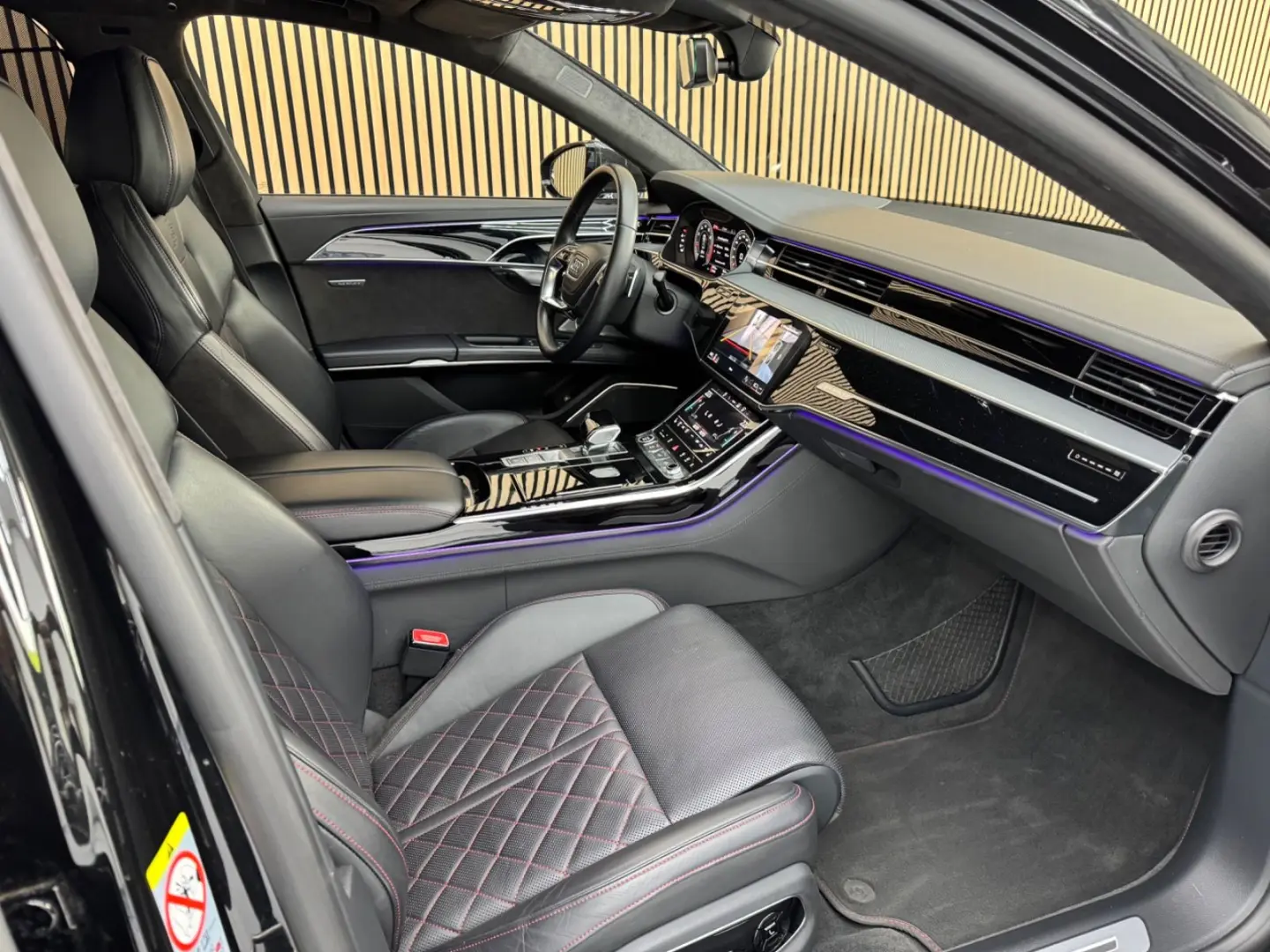 A8L 60 TFSI quattro EXCLUSIVE Carbon B&O Advance