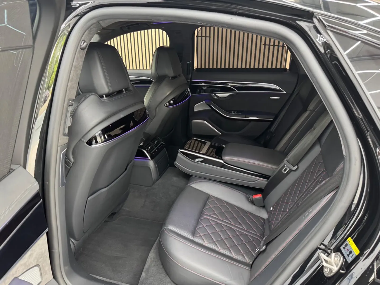 A8L 60 TFSI quattro EXCLUSIVE Carbon B&O Advance