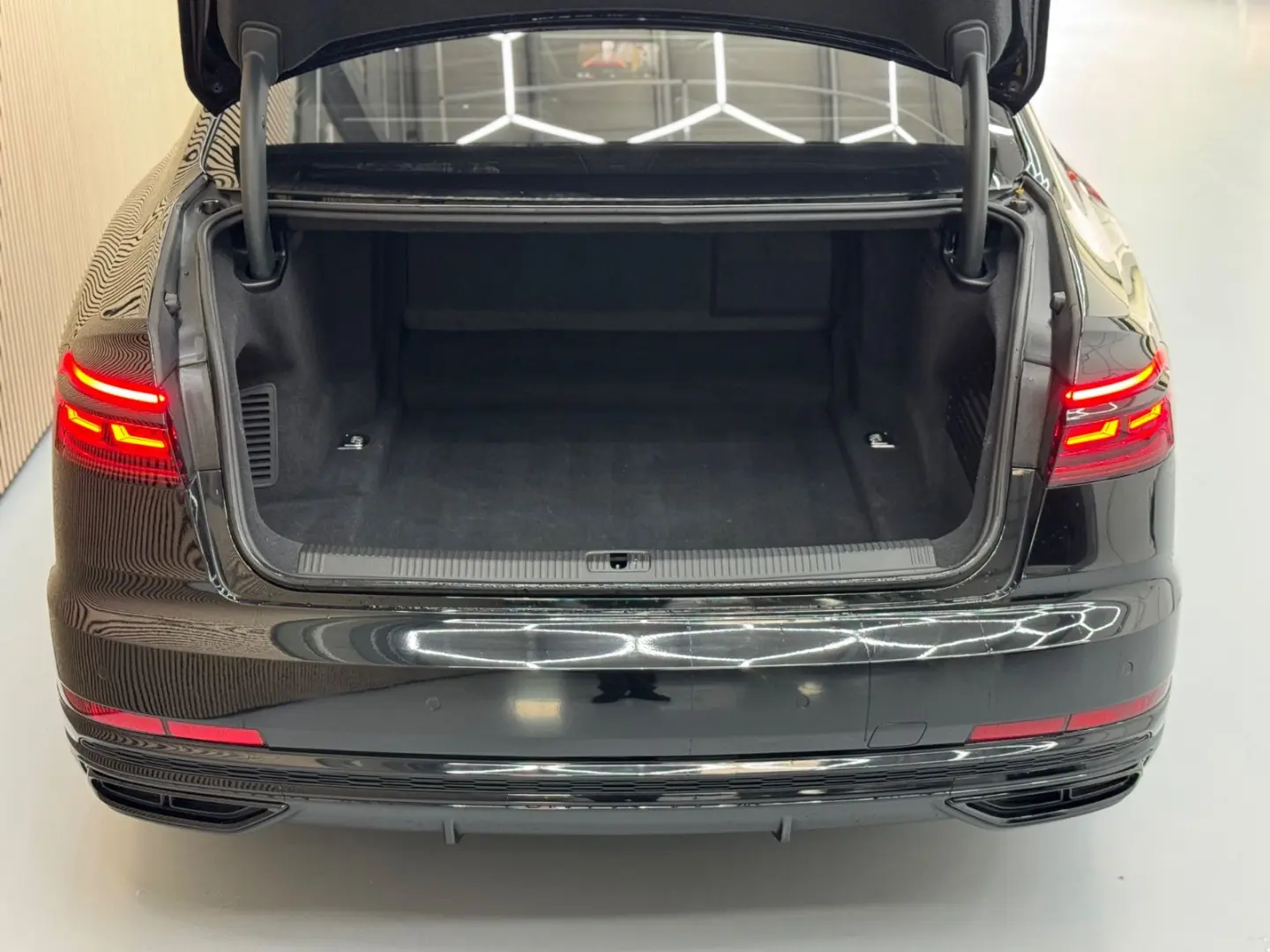 A8L 60 TFSI quattro EXCLUSIVE Carbon B&O Advance