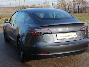 Model 3 Performance Dual AWD Elektro Autopilo...