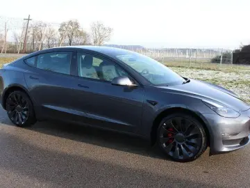 Model 3 Performance Dual AWD Elektro Autopilo...