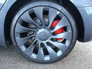 Model 3 Performance Dual AWD Elektro Autopilo...