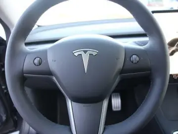 Model 3 Performance Dual AWD Elektro Autopilo...