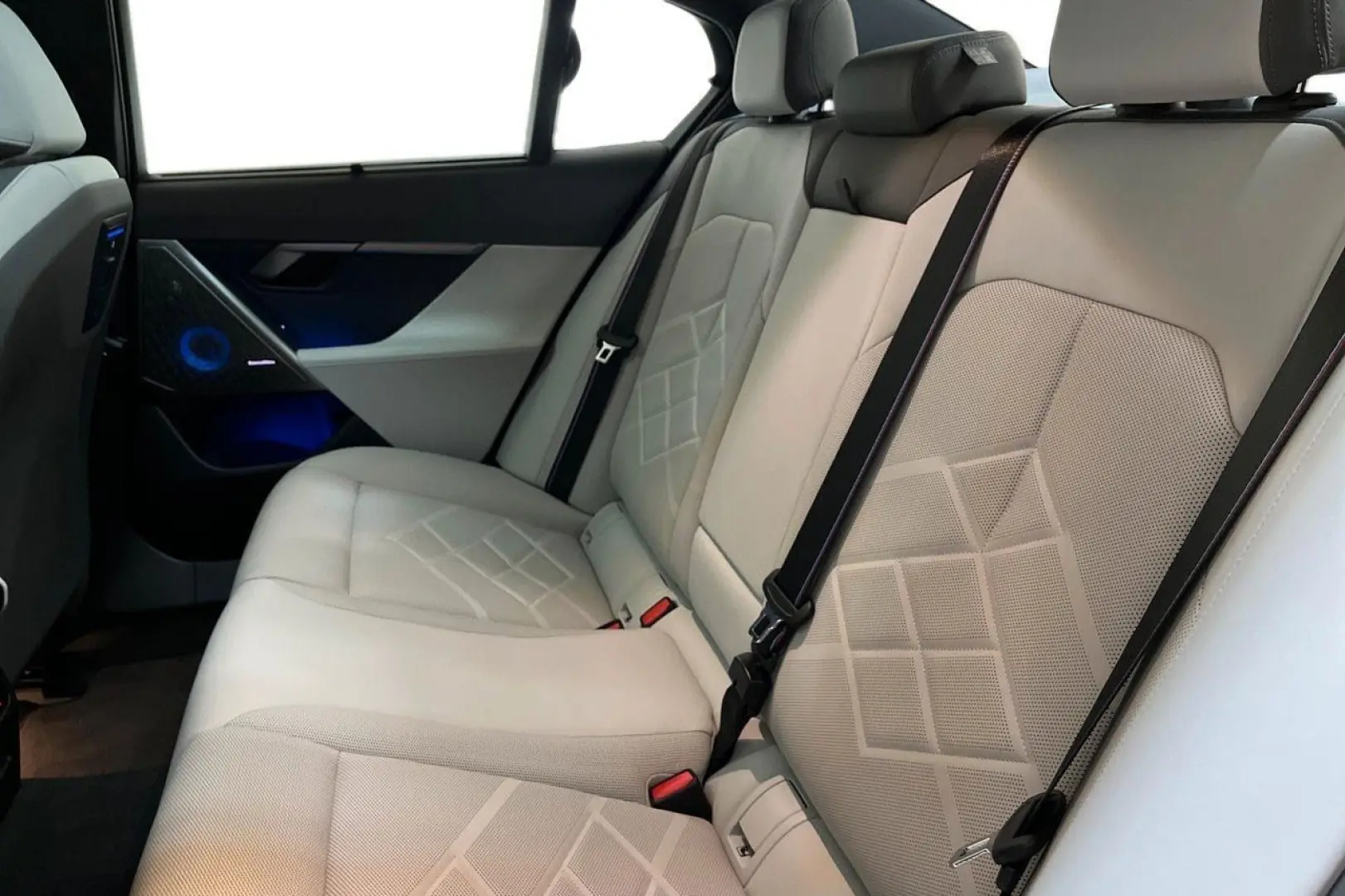 550e 550 e xDrive M Sport Pro 490hp PANO B&W VAT