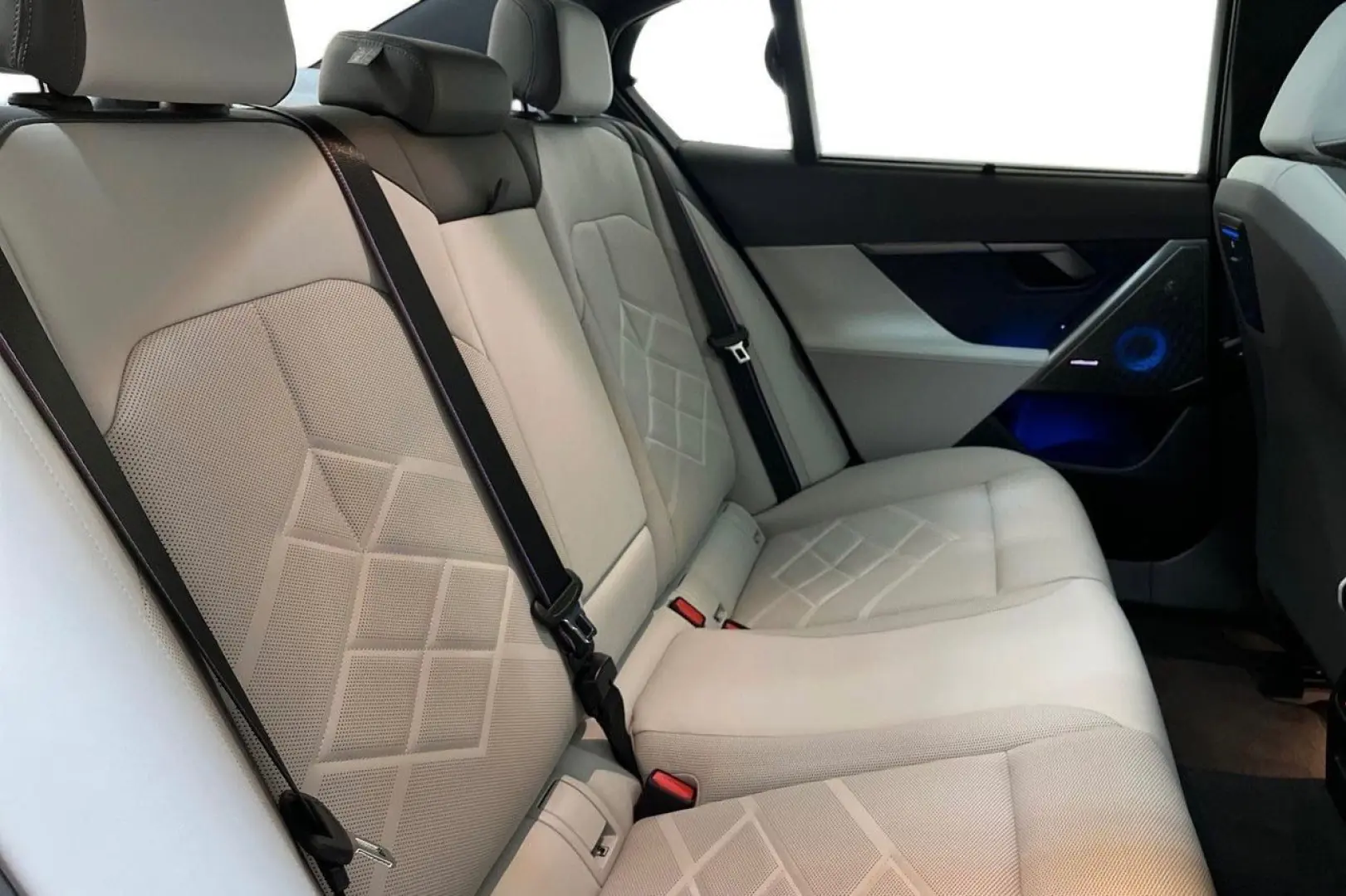 550e 550 e xDrive M Sport Pro 490hp PANO B&W VAT