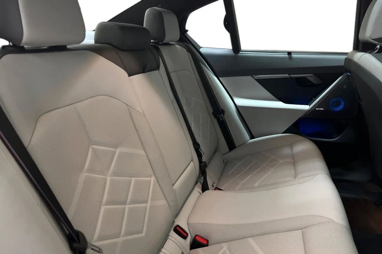 550e 550 e xDrive M Sport Pro 490hp PANO B&W VAT