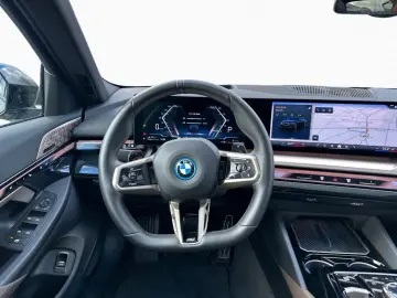 550e xDr M Sport Pro DA-Pr PA  B W AHK Pano HUD