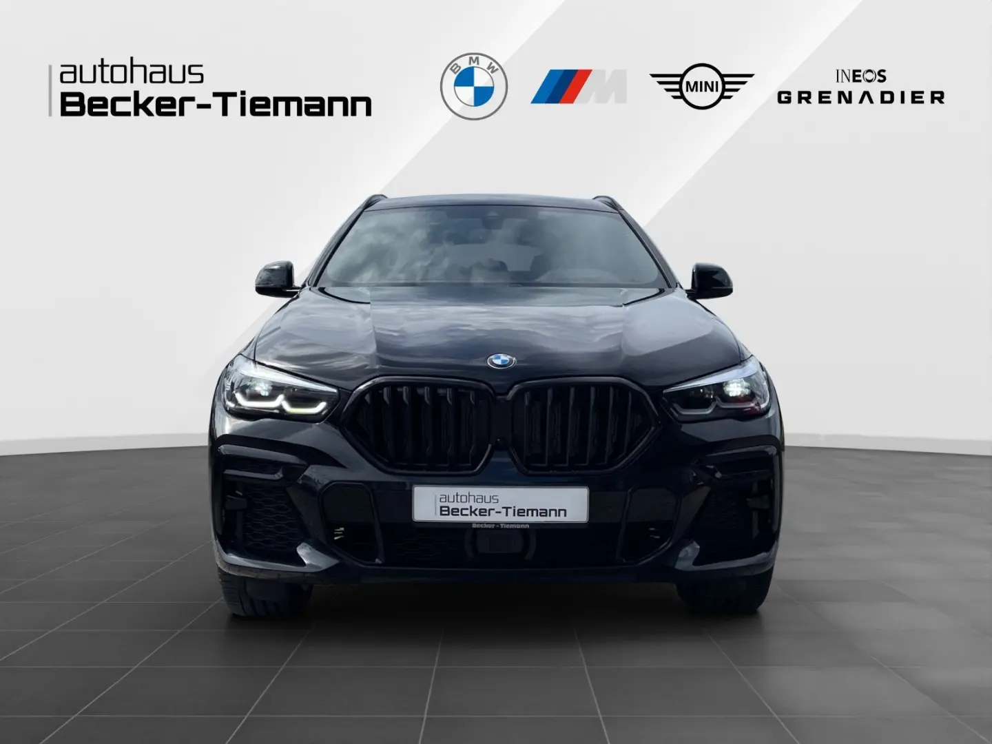 X6 xDrive30d M Sport IconicGlow Parking Head-Up