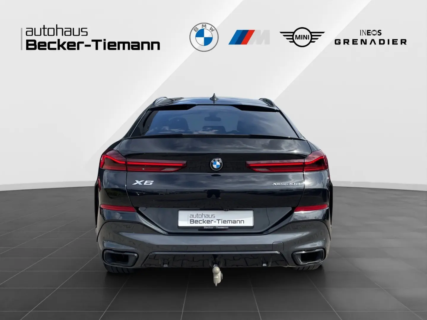 X6 xDrive30d M Sport IconicGlow Parking Head-Up