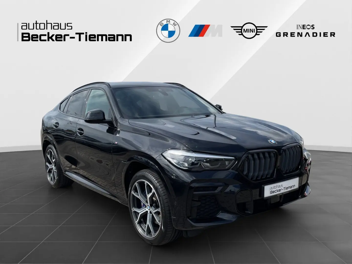 X6 xDrive30d M Sport IconicGlow Parking Head-Up