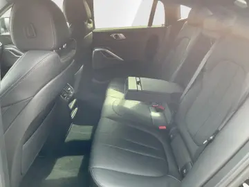 X6 xDrive30d M Sport IconicGlow Parking Head-Up