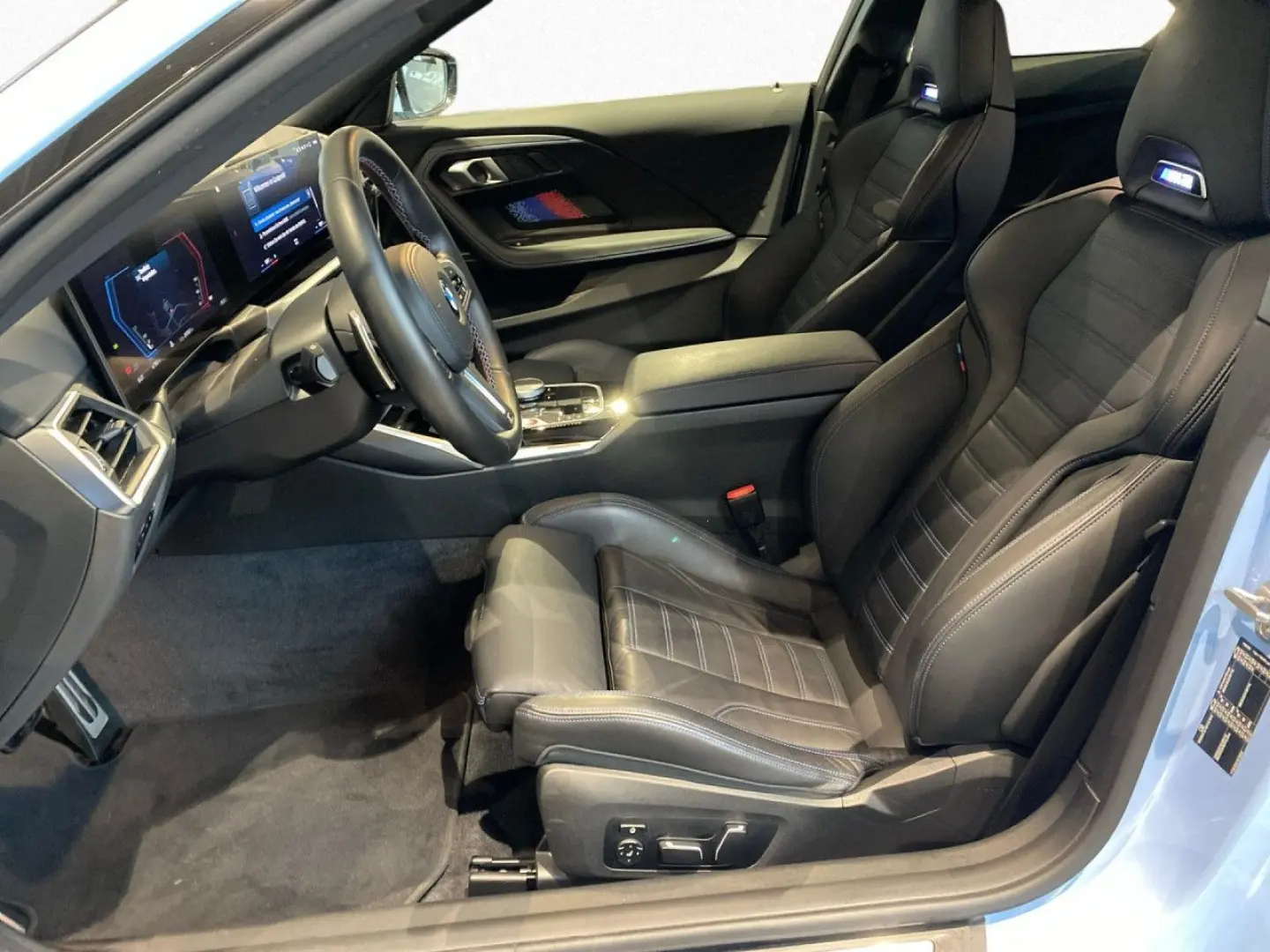 M2 LiCoPro LED HUD Mem HiFi CarPlay Temp DAB PDC