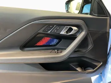 M2 LiCoPro LED HUD Mem HiFi CarPlay Temp DAB PDC