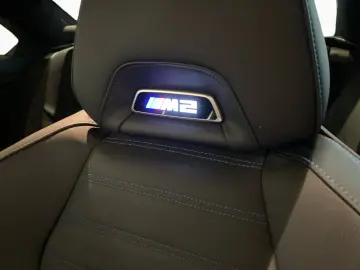 M2 LiCoPro LED HUD Mem HiFi CarPlay Temp DAB PDC