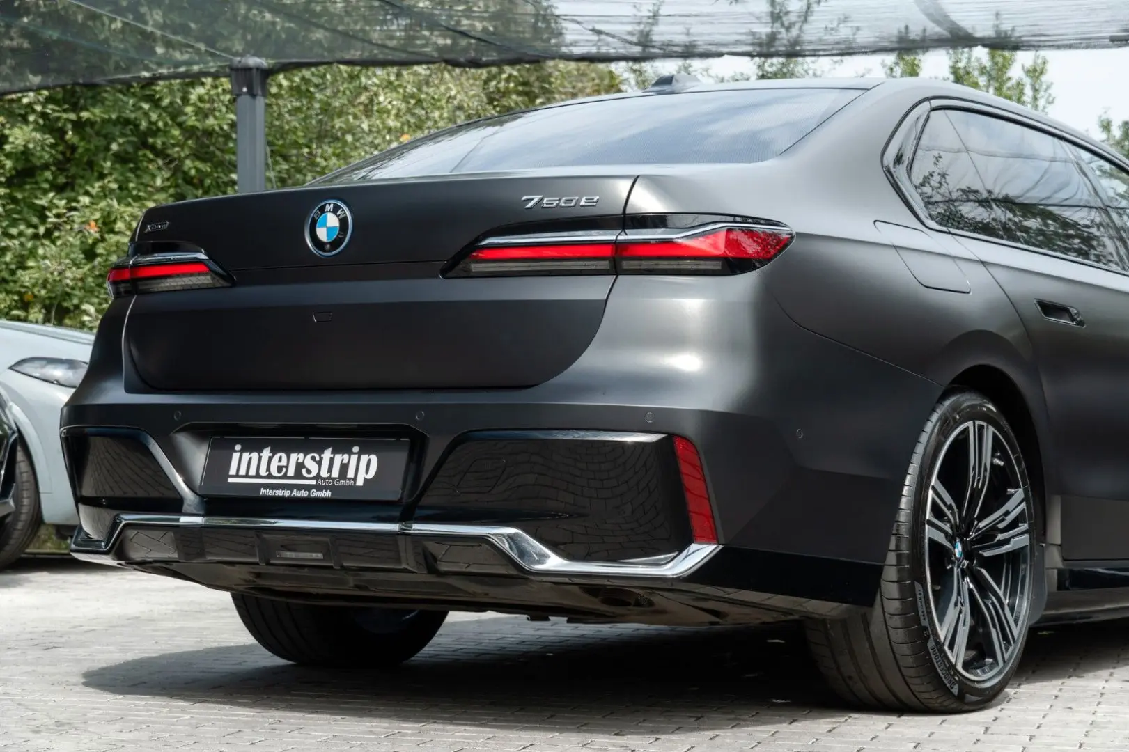 750e M SPORT.SKY.SOFTC.B&W.DR.ASS.360.INDIVIDUAL