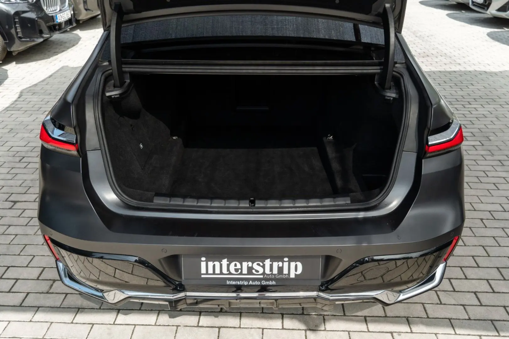 750e M SPORT.SKY.SOFTC.B&W.DR.ASS.360.INDIVIDUAL