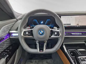 750e xDrive  € 1.190 Zubehörbonus M Sport Pro