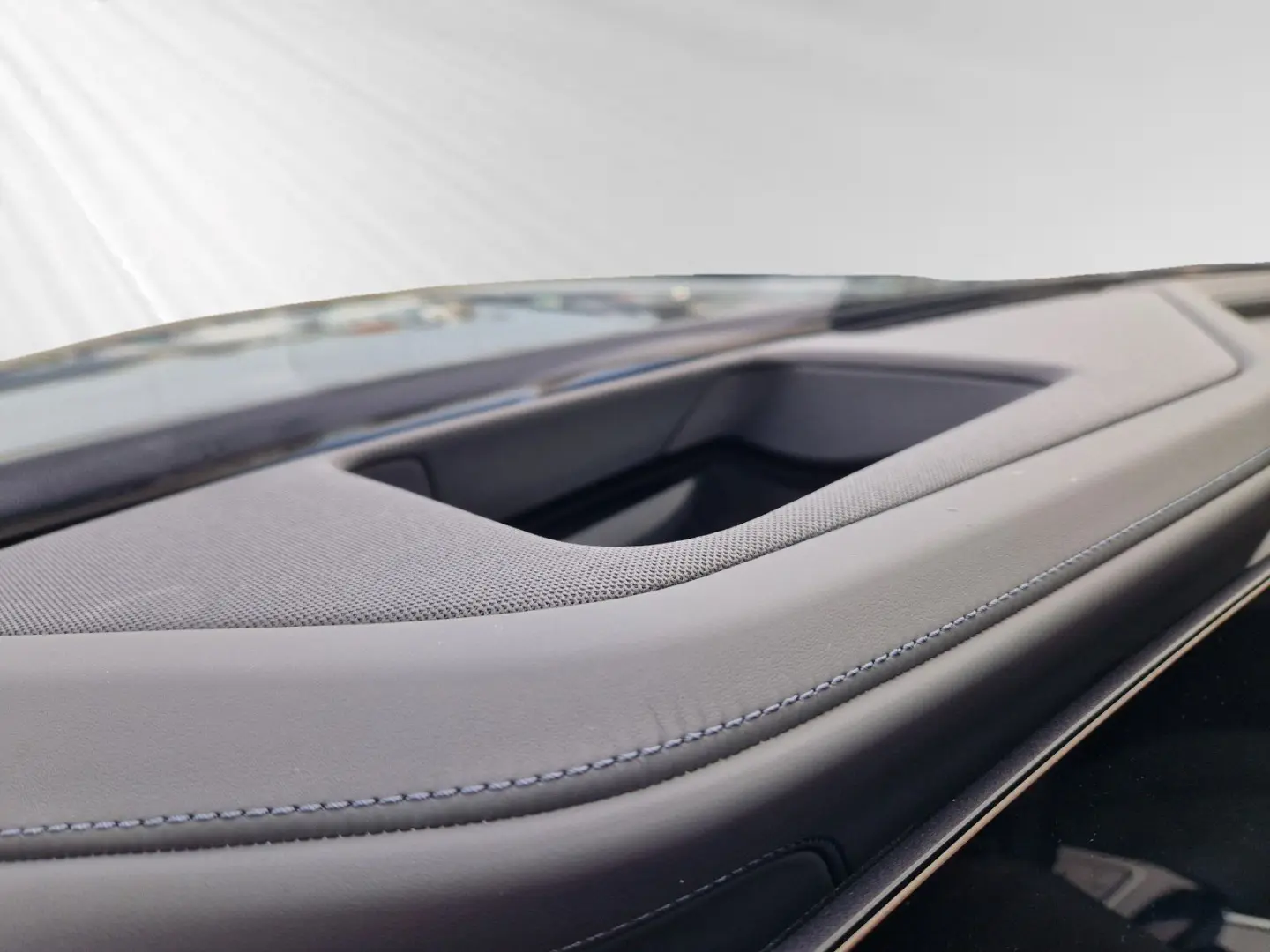 750e xDrive  € 1.190 Zubehörbonus M Sport Pro