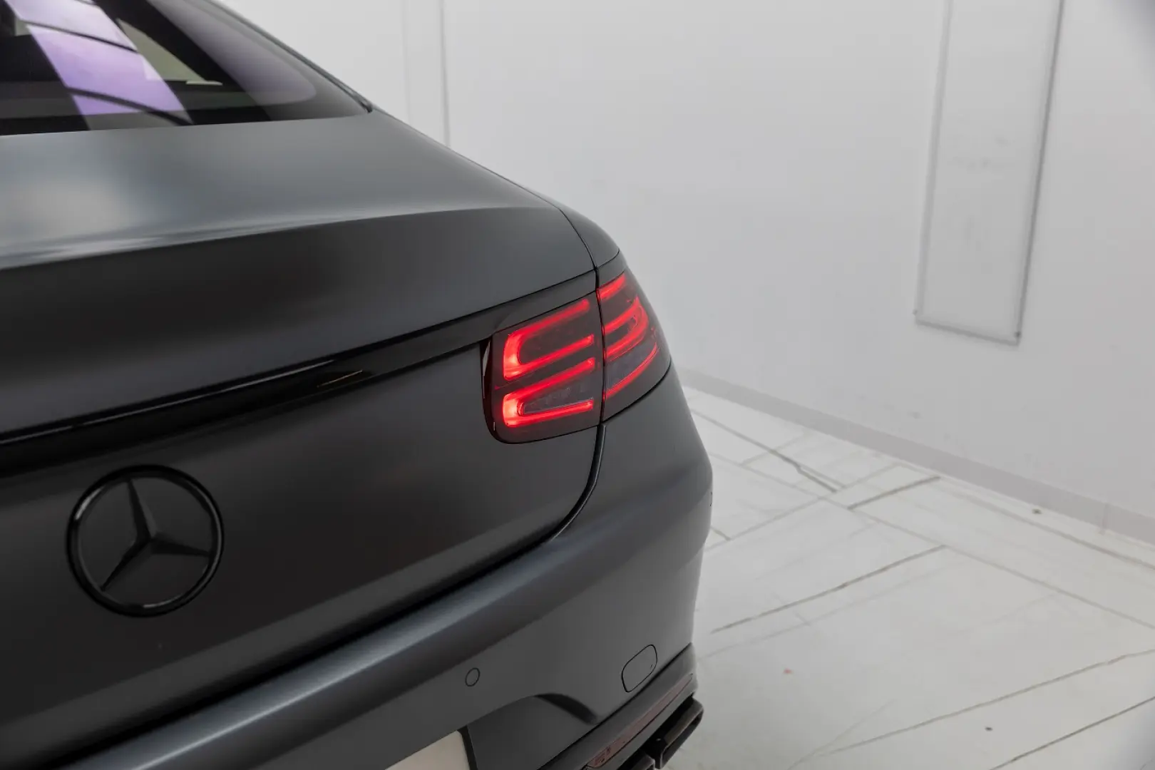 S400 4Matic Coupe - MANUFAKTUR SELENITE GRAY MATT