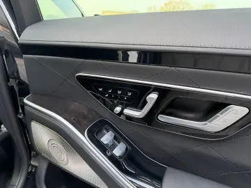 S580e AMG Lang -HUD-Pano-4xBelüSitz-FondTV-360K