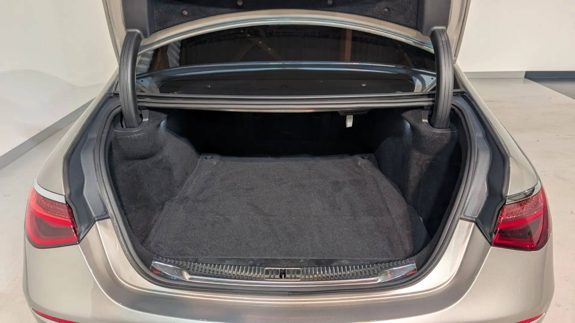 S 580e Lang Lim. AMG AIR PANO BURMESTER HUD SOFT