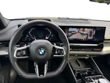 520i M Sport ACC HUD MMRY PANO H&K PANO
