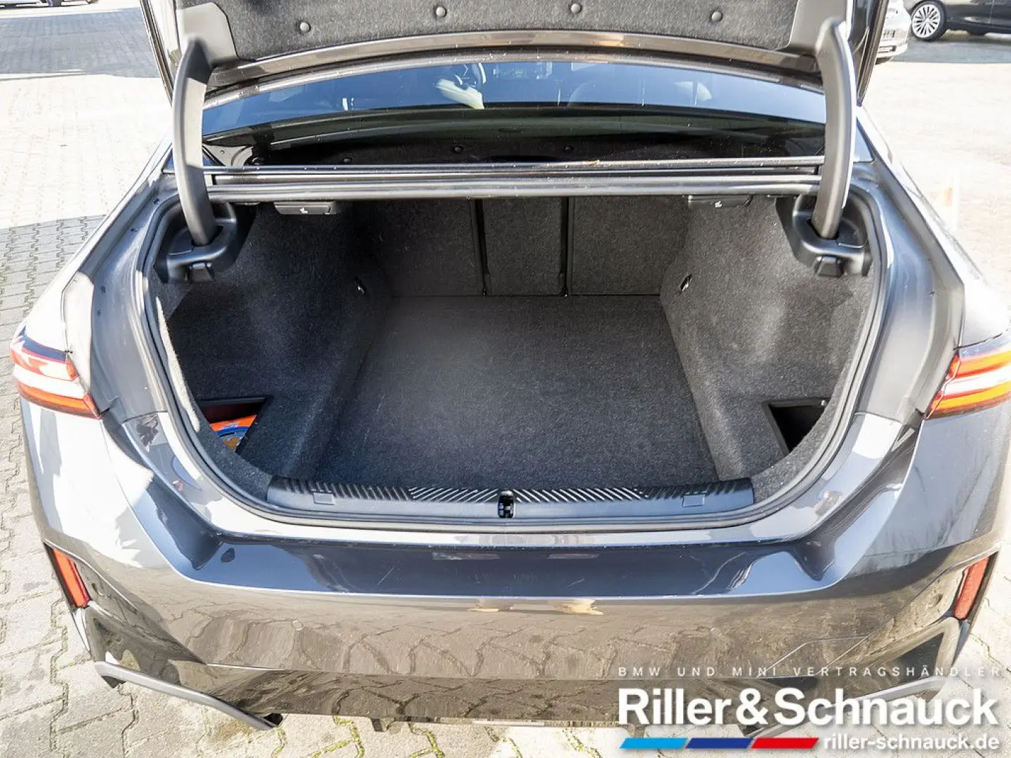 520i M-Sport AHK PANO HUD ACC MEM