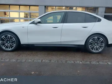 520i A Lim M-Sport Pano AHK 360  Sitzbelü Pano