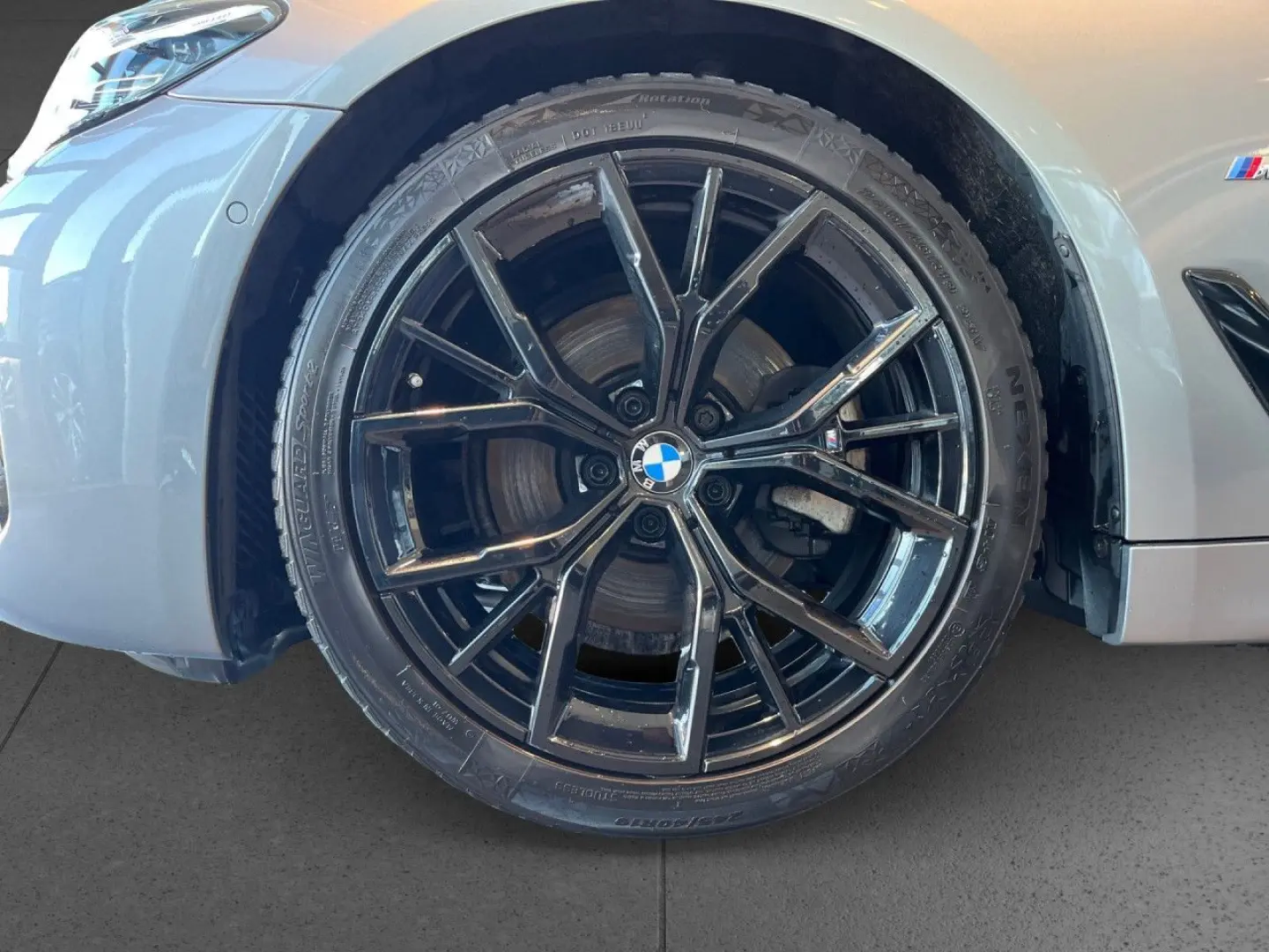 520d M Sport HUD LED KomfZu AHK PANO Hi Fi 19