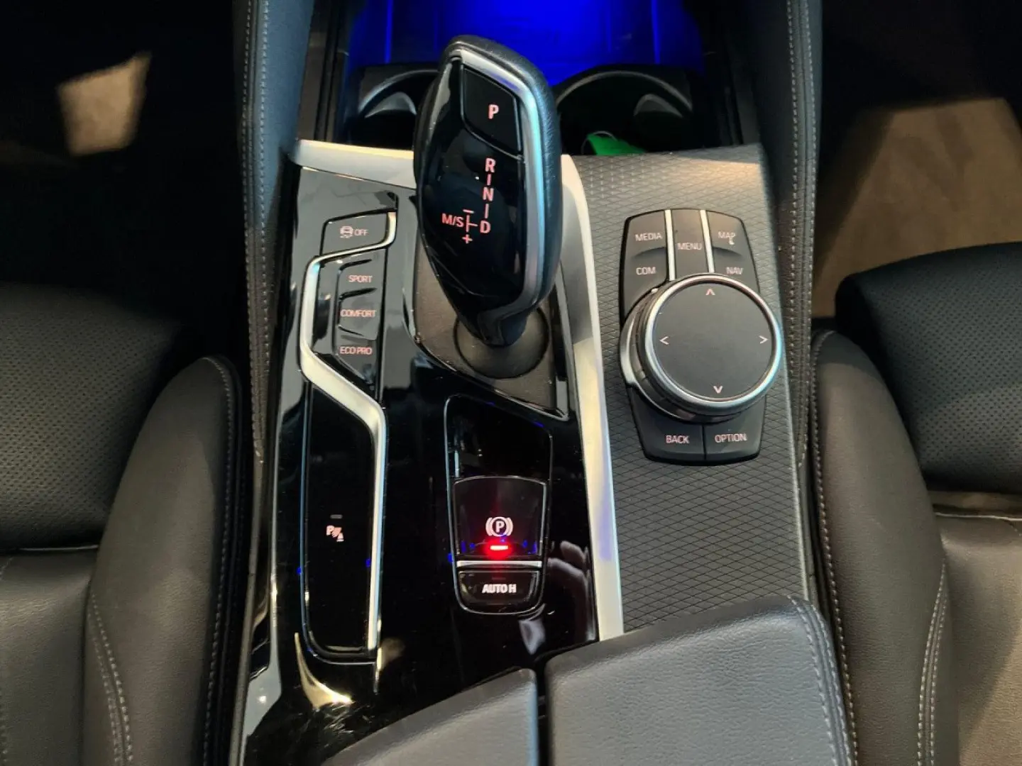 520d M Sport HUD LED KomfZu AHK PANO Hi Fi 19