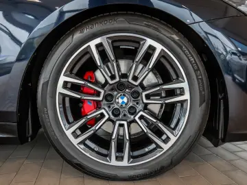 520d xDrive MSportPro Pano AHK Sitzbelüft. H&R