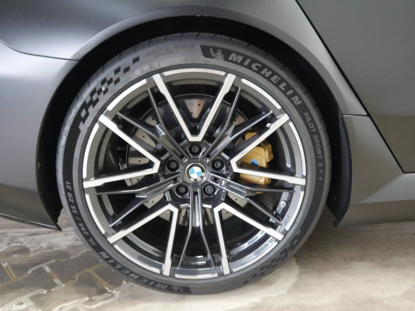 M5 Limousine  M Carbon-Keramik Bremse  B&W  M Dr