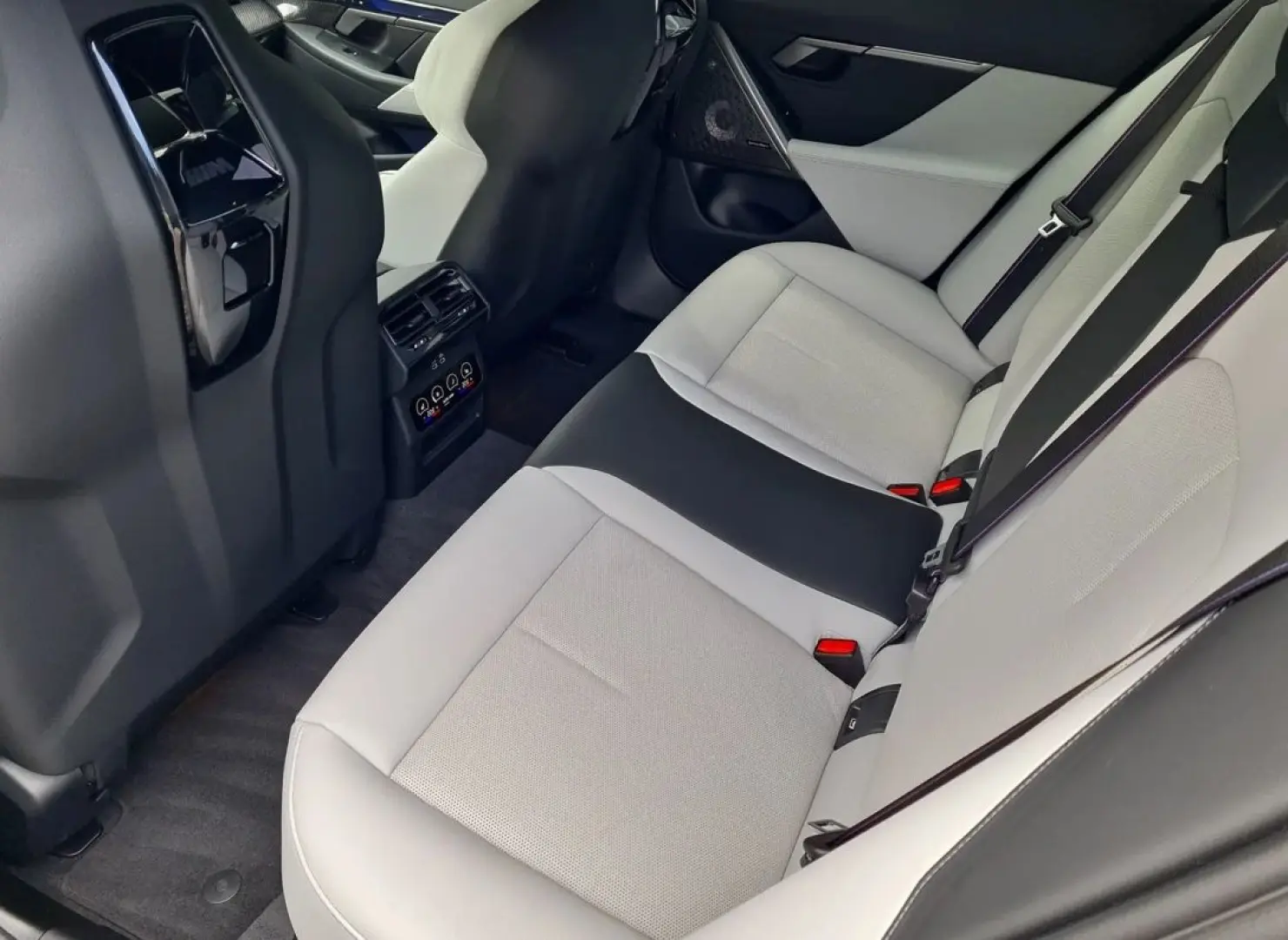 M5  xDrive AHK M Drive FFC DrivAssistPro ParkPro