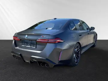 M5 Limousine  € 1.190 Zubehörbonus MDriver'sPack