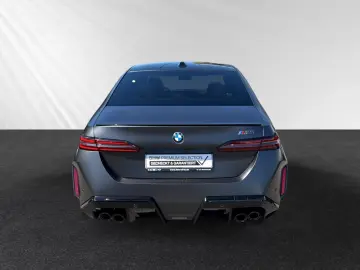 M5 Limousine  € 1.190 Zubehörbonus MDriver'sPack