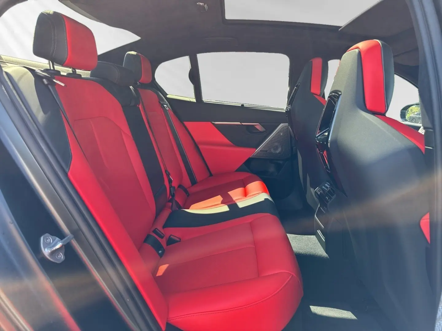 M5 Limousine  € 1.190 Zubehörbonus MDriver'sPack