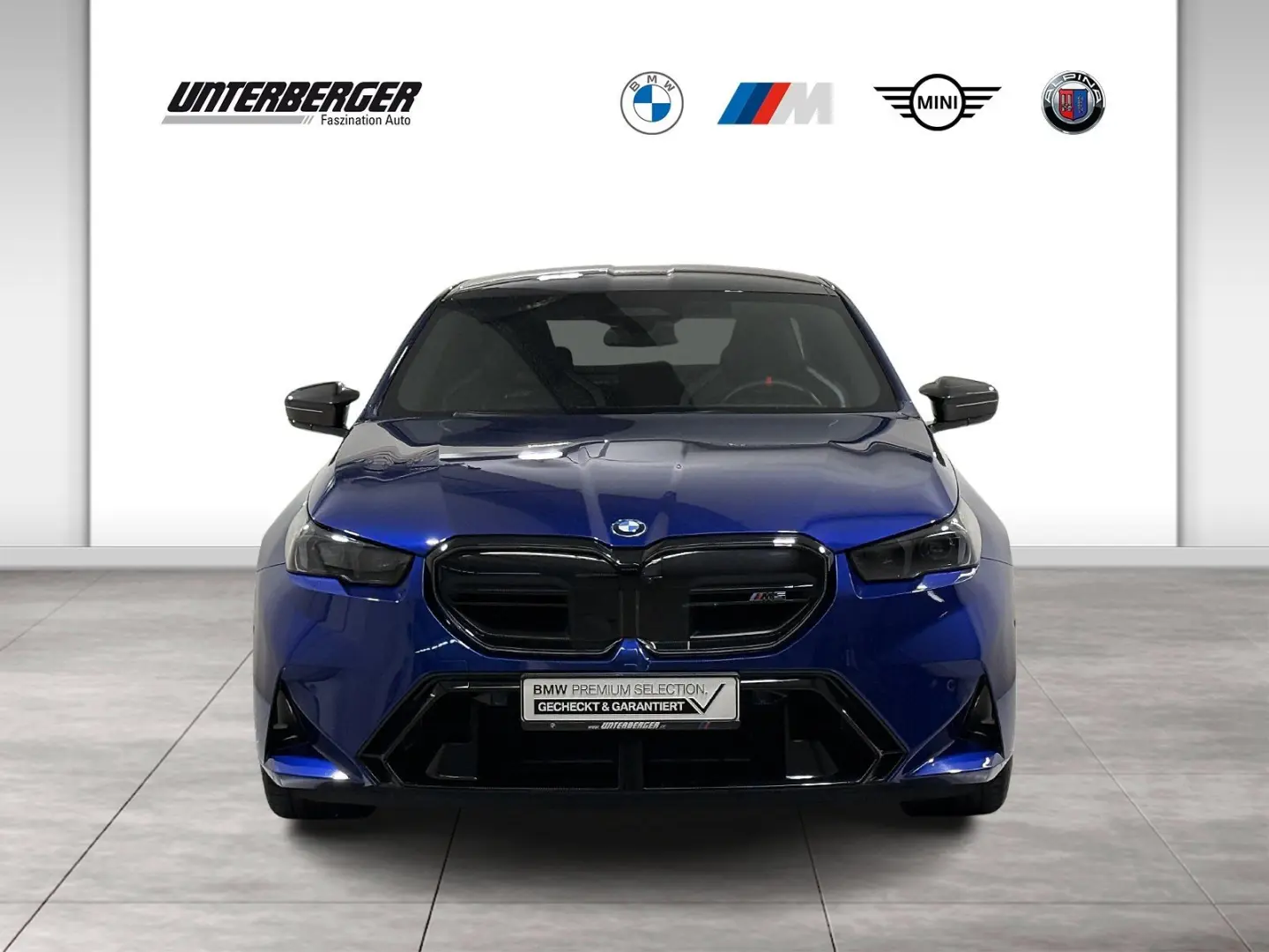 M5 Limousine AHK M Drivers Carbon Ext ACC 360