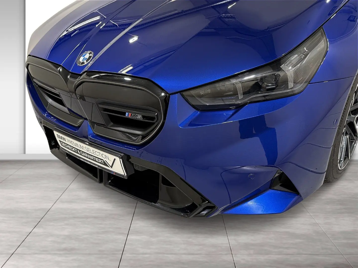 M5 Limousine AHK M Drivers Carbon Ext ACC 360