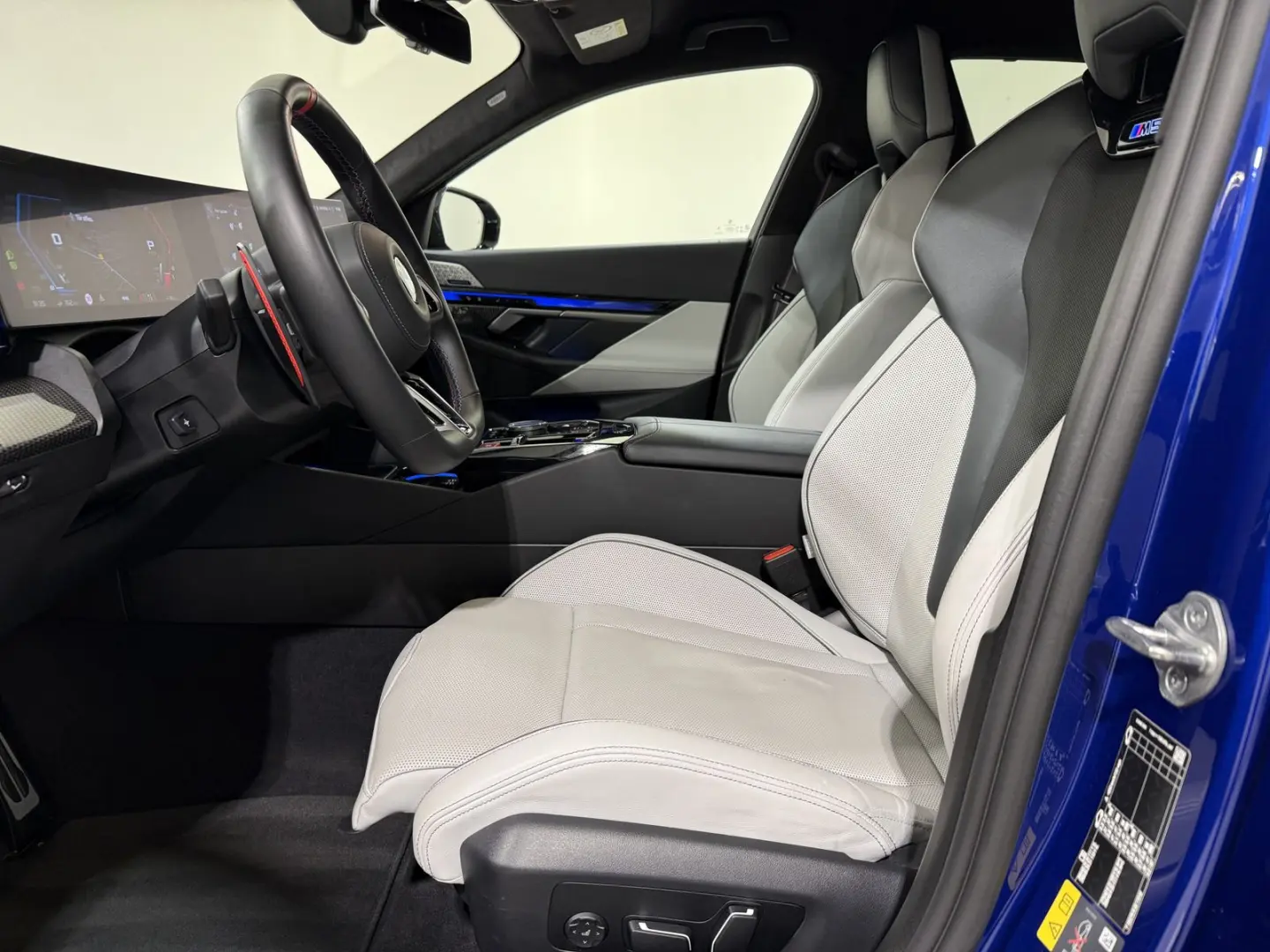 M5 Limousine AHK M Drivers Carbon Ext ACC 360