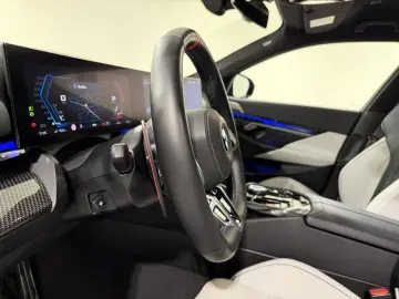 M5 Limousine AHK M Drivers Carbon Ext ACC 360