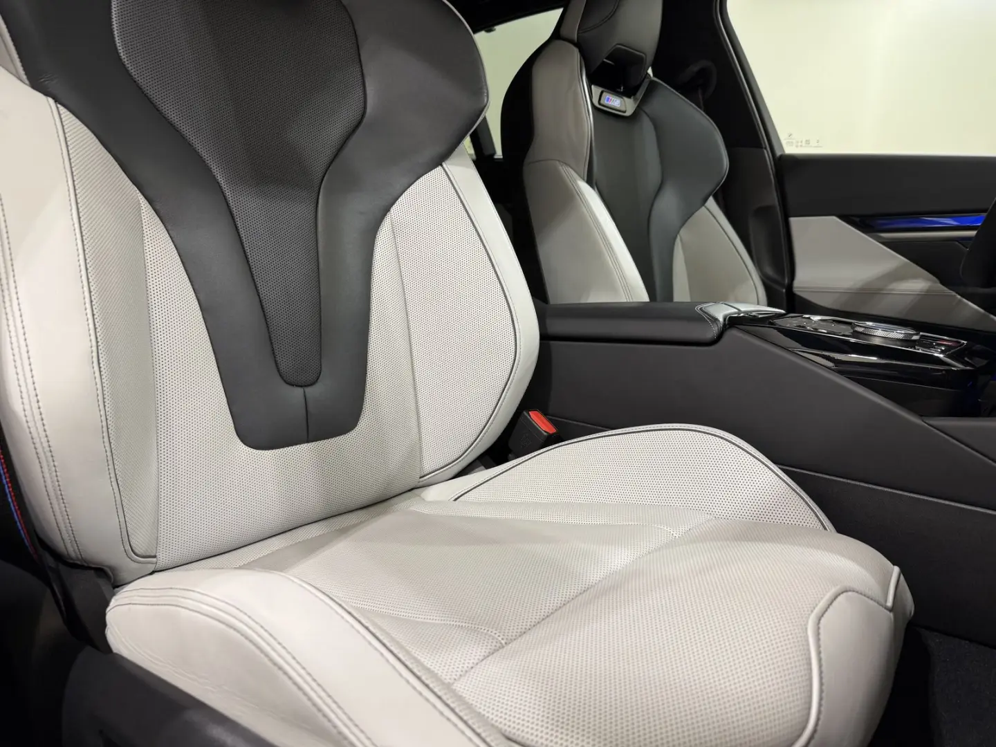 M5 Limousine AHK M Drivers Carbon Ext ACC 360