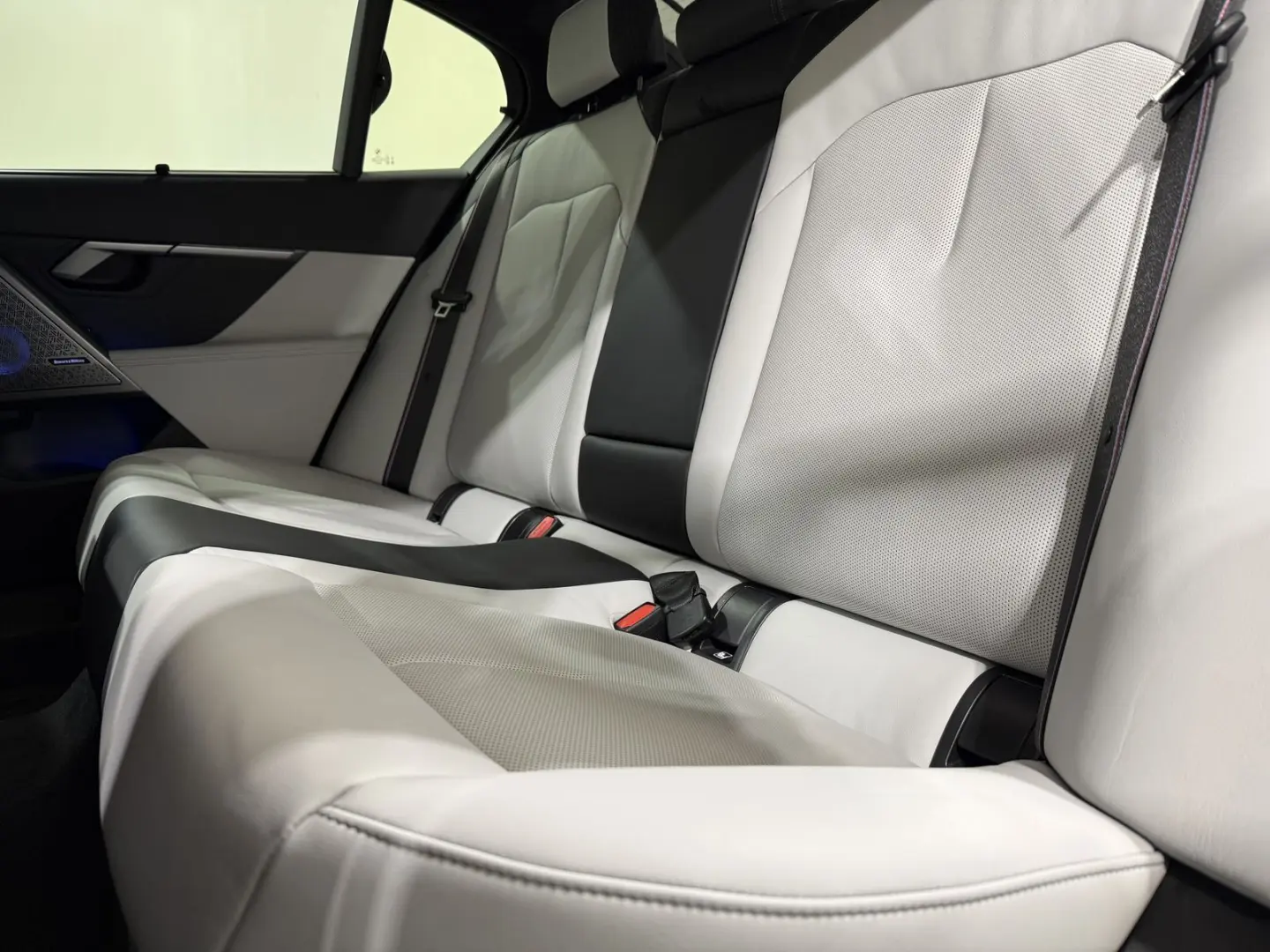 M5 Limousine AHK M Drivers Carbon Ext ACC 360