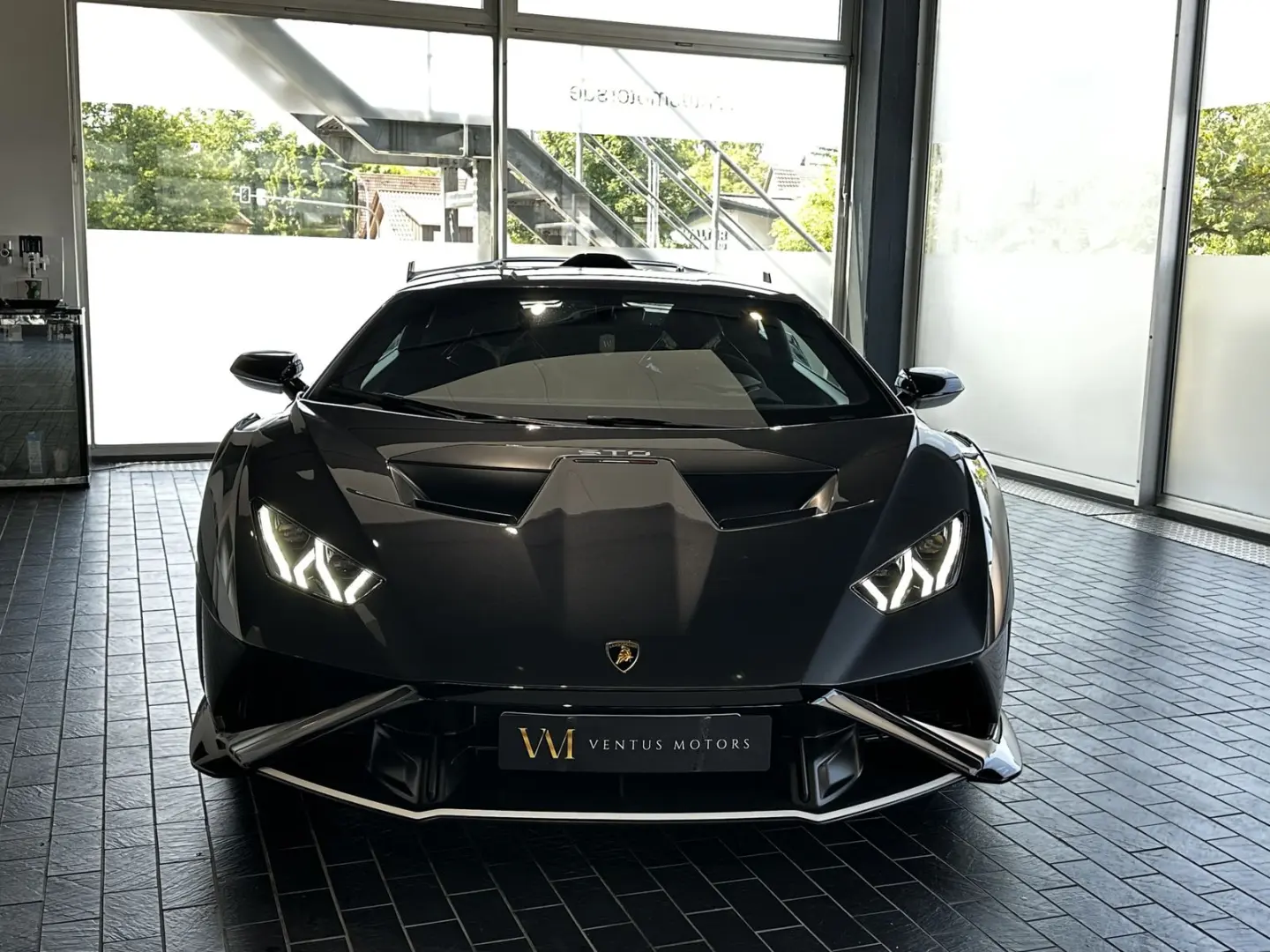 Huracán STO  LIFT V10 WARRANTY AKRAPOVIC