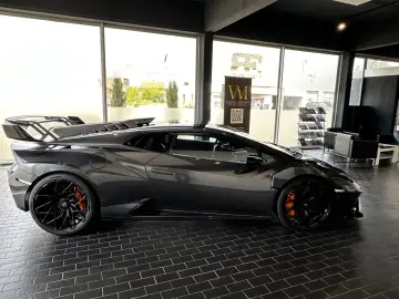 Huracán STO  LIFT V10 WARRANTY AKRAPOVIC