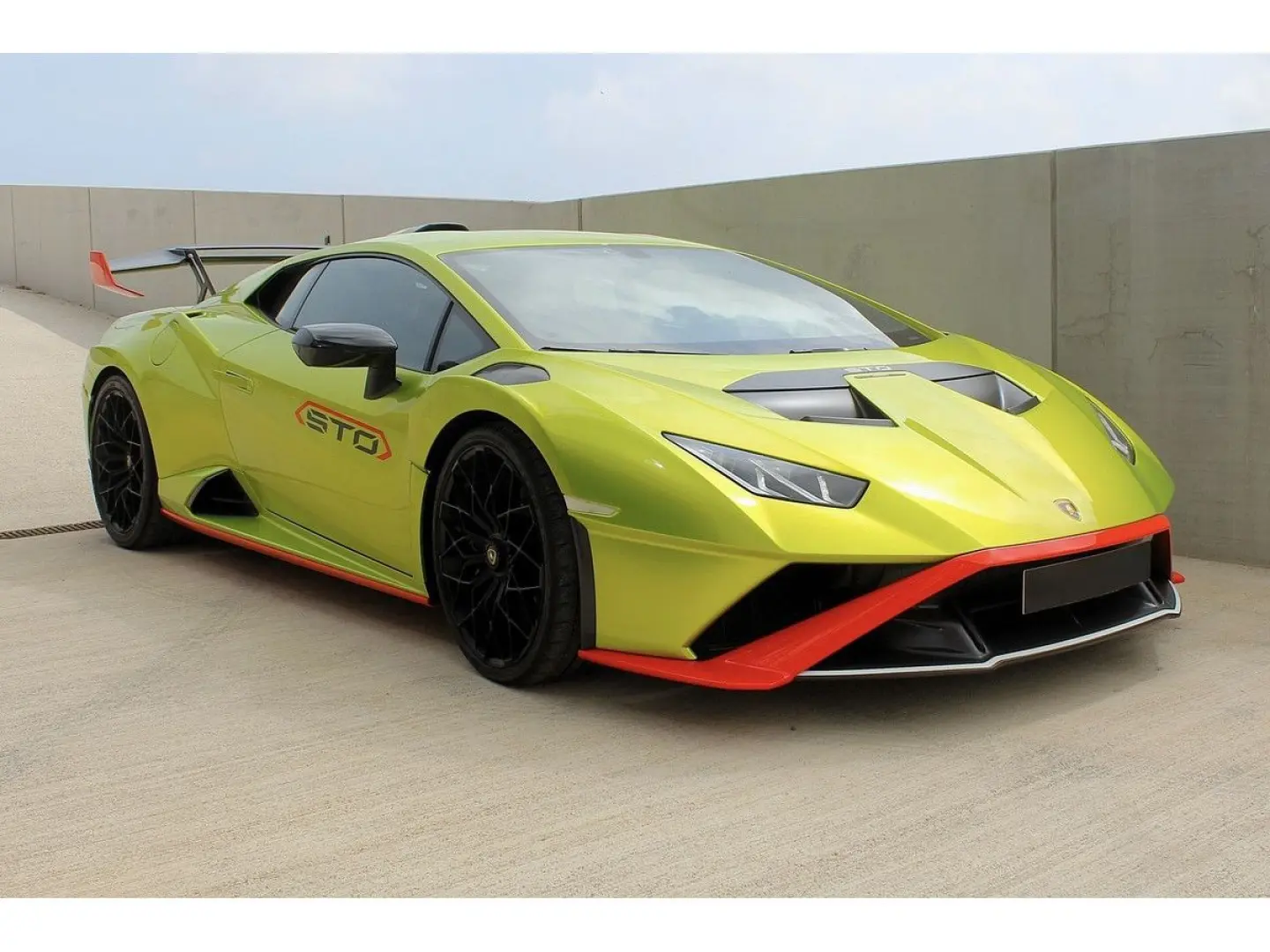 Huracán STO 5.2 V10 640 RWD LDF7