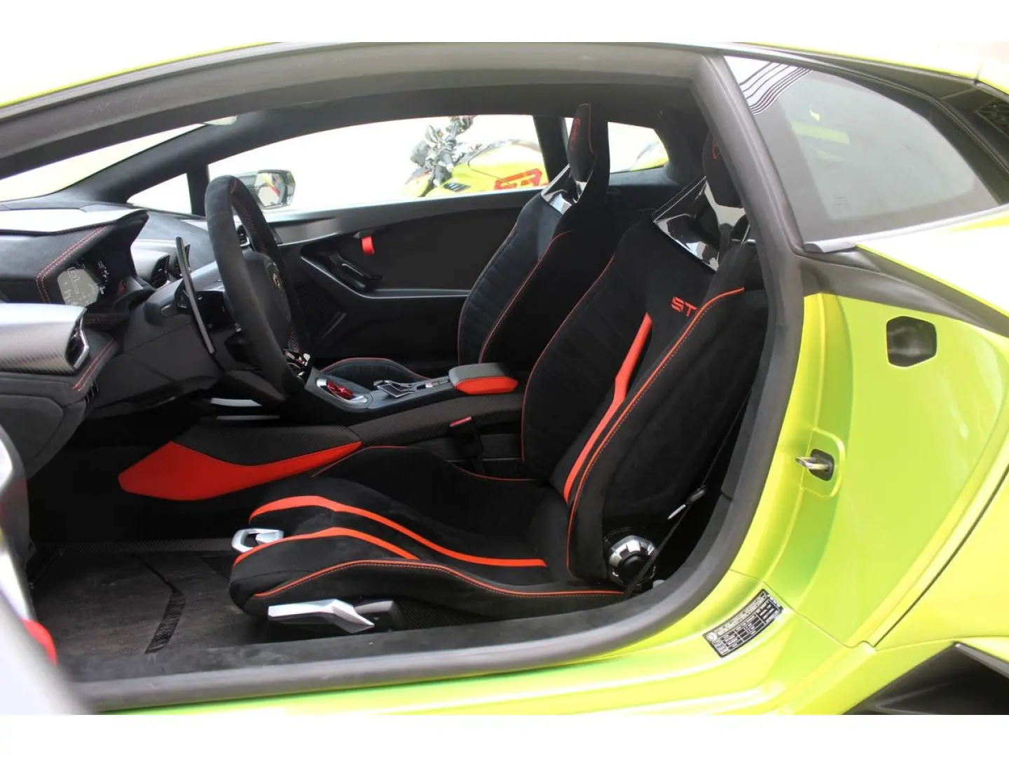 Huracán STO 5.2 V10 640 RWD LDF7