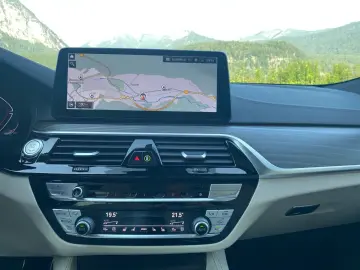 640i xDrive Gran Turismo M Sport HUD Pano H K