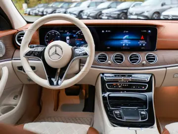 E 300 de Exclusive Distr. LED HUD Navi Kamera Ke